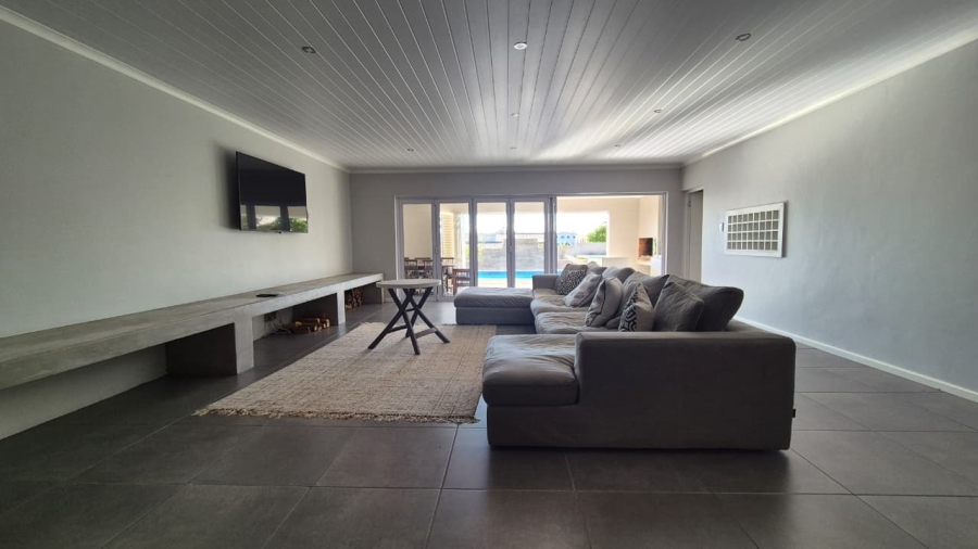 4 Bedroom Property for Sale in Myburgh Park Western Cape